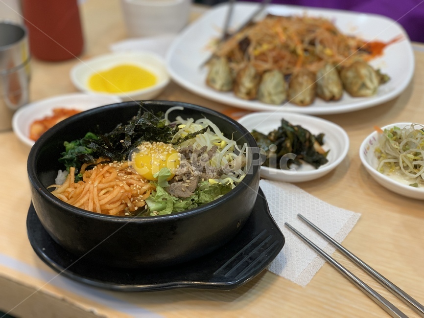 비빔밥,점심,음식,한식,돌솥비빔밥,음식,식재료,요리,food,cook,meal,dishes,food reserves,한식,한국음식,한국요리,korean food,korean dishes,korean meal,korean cook