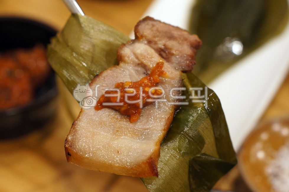 plating,samgyeopsal,grilledporkbelly,Grilled Pork,koreanbbq,Dipping sauce,sauce,food,bbq,Sauce dipping,pork belly,Smoked pork belly,Plating,kfood,Korean BBQ,porkbelly,cooking,foodpresentation,dippingsauce,Smoked grill