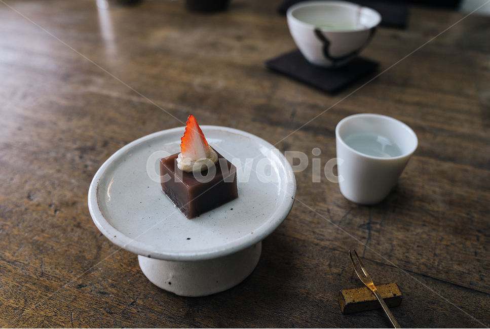 양갱,딸기,카페,차,tea,cafe,음식,식재료,요리,food,cook,meal,dishes,food reserves,디저트,간식,후식,dessert,snack