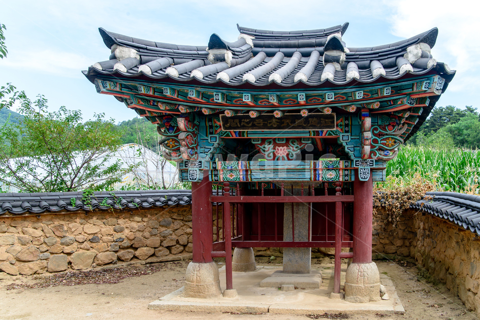 강원도,고성,왕곡마을,민속마을,전통,효자각,한국전통,한국문화,korean traditional,korean culture,건축물,건물외관,exterior,building,structure,architecture,construction