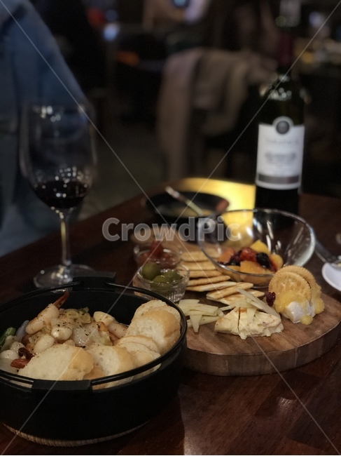 스페인음식,감바스,와인,안주,치즈,크레커,안주요리,과자,cheese