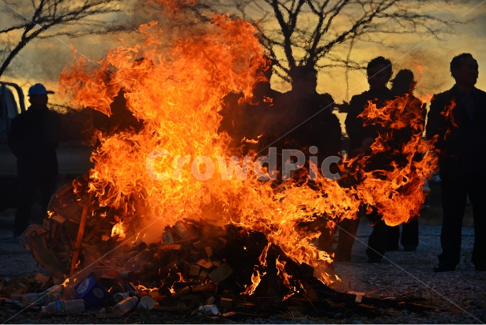 fire,불,bonfire,모닥불,flame,불꽃,human,인간,person,사람,함평,월야,달맞이공원,정월대보름,정월대보름행사,행사,모닥불태우기,한국전통,한국문화,korean traditional,korean culture