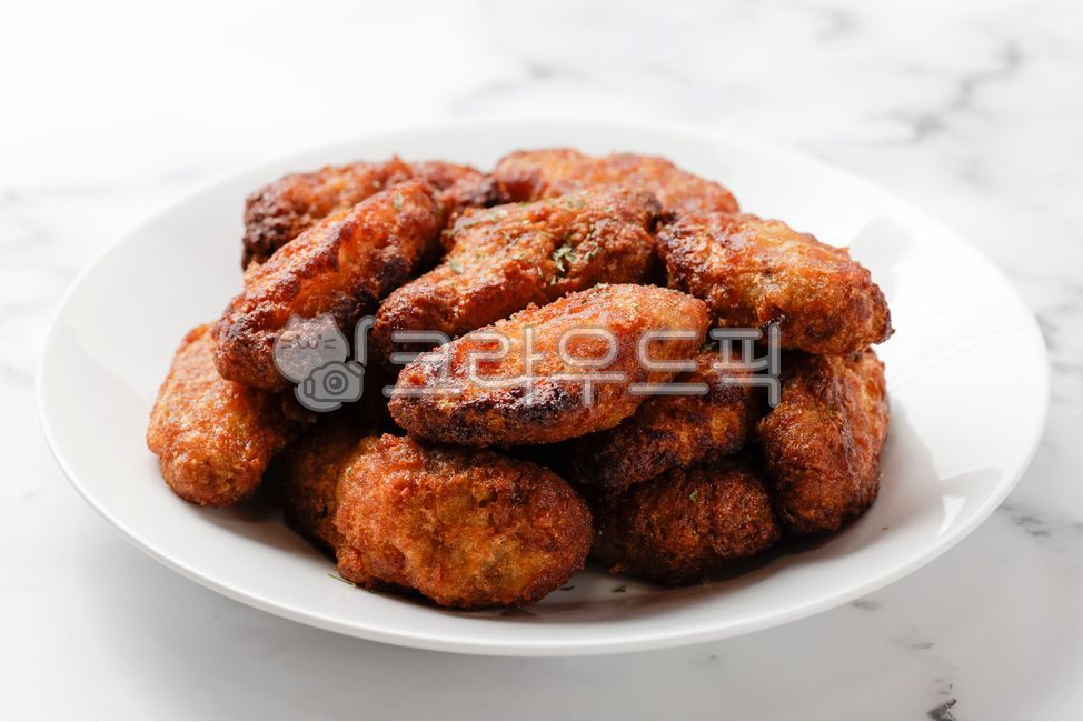 chicken,Chicken dishes,cook,air fry,chicken stick,plate,bowl,delicious,food,meal,Korean food,ingredients,cooking,fried chicken,chicken wings