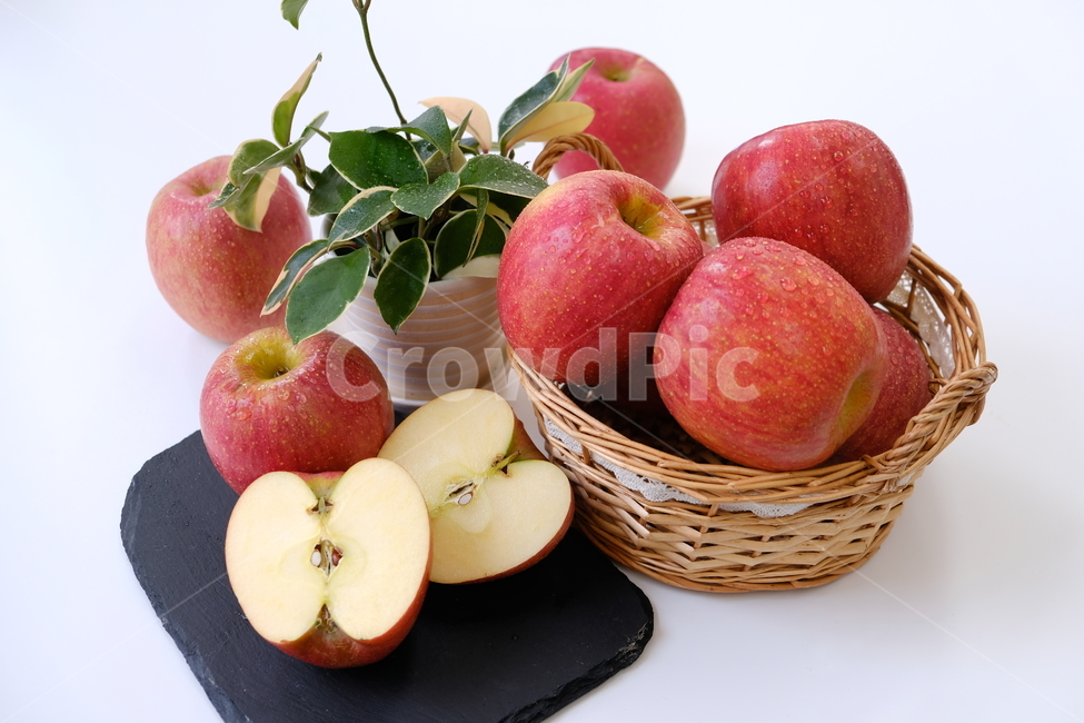사과,부사,과일,달콤,신선,식품,음식,apple,fruit,sweet,fresh,food,음식,식재료,요리,food,cook,meal,dishes,food reserves,과일,열매,fruit