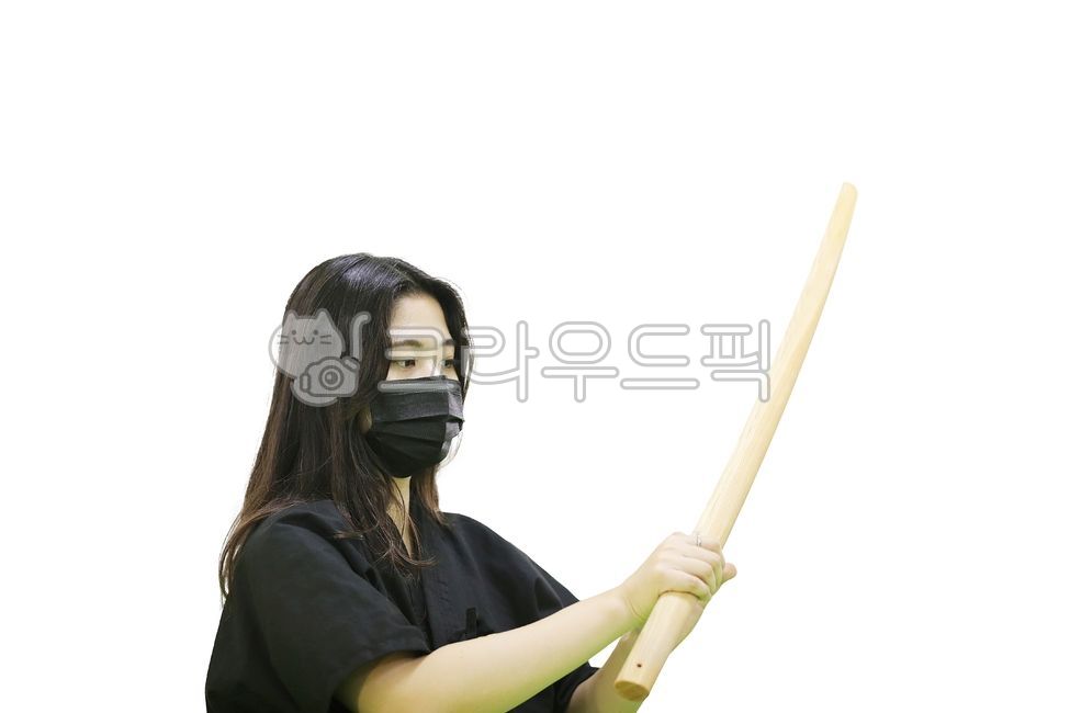 Haedong Kendo,kendo girl,work out,woman doing kendo,martialarts,Lady in her 20s,kendo,Lady,Woman doing martial arts,kendogirl,haidonggumdo,straight hair,person,traditional kendo,phone call,Marsal Art,human