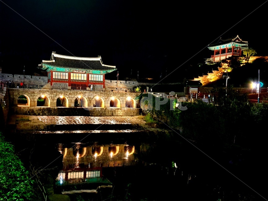 화홍문,수원화성,수원,수원야경,화홍문야경,수원화성야경,야경,밤,풍경,nightscape,night,landscape,랜드마크,landmark,tourist attraction,한국랜드마크,한국관광지,한국명소,korea landmark,korea tourist attraction
