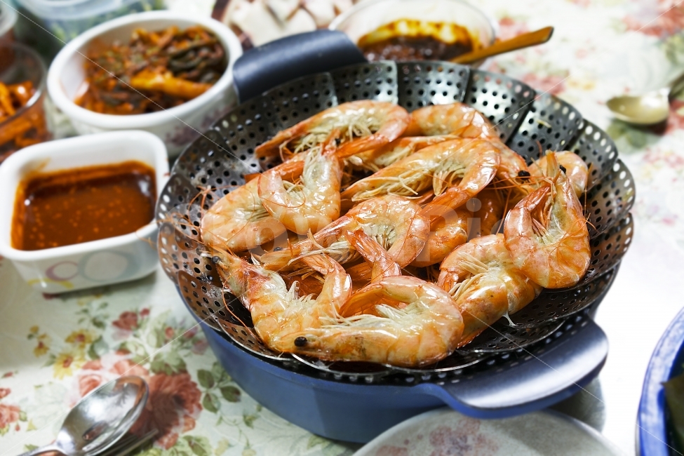 새우,먹방,집밥,안주,쉬림프,새우찜,씸요리,안주추천,푸드,음식,술안주,해물,식탁,음식,식재료,요리,food,cook,meal,dishes,food reserves,수산물,해산물,fishery products,seafood