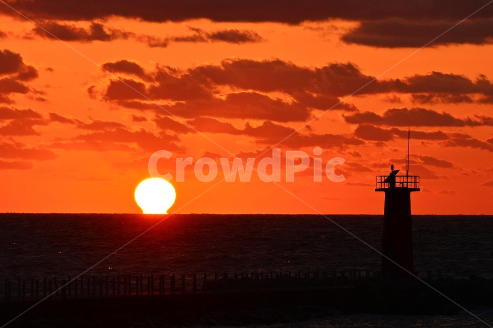 sunlight,햇빛,sky,하늘,dawn,새벽,redsky,붉은하늘,light,빛,영광,영광계마항,계마항,계마항일몰,water,물,자연,풍경,nature,landscape,등대,lighthouse