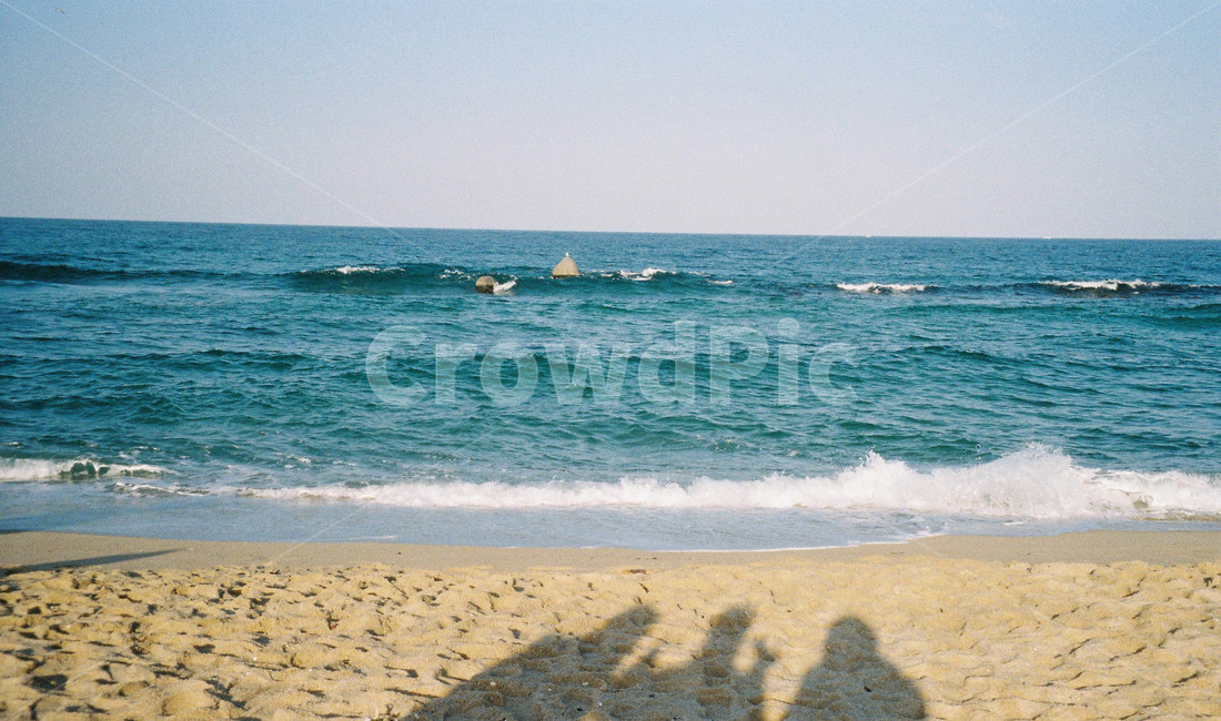 바다,해변,하늘색,파도,ocean,쓸쓸함,겨울,차가움,푸르름,그림자,하늘,친구,해수욕장,모래사장