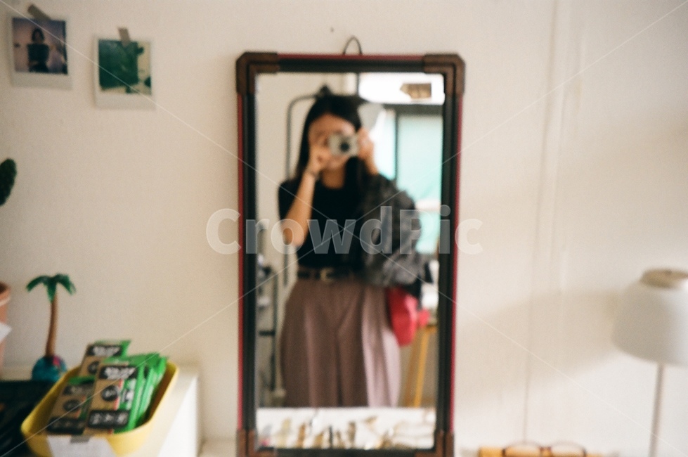 필름카메라,사람,빈티지,거울,뉴트로,셀카,자신