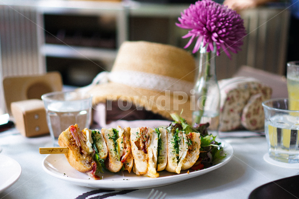 sandwich,flower,cafe,brunch,샌드위치,카페,브런치,음식,food,음식,식재료,요리,food,cook,meal,dishes,food reserves,아침식사,조식,브런치,breakfast,brunch,감성,sensible,feeling