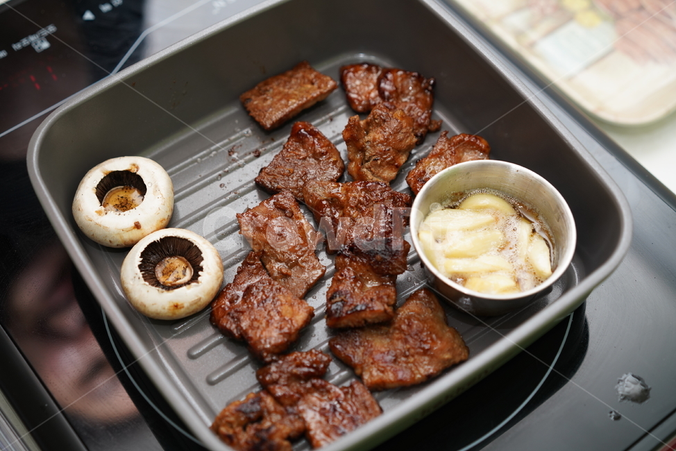 갈비,돼지갈비,육류,육식,구이,안주,먹거리,식사,음식,food,마늘,버섯,음식,식재료,요리,food,cook,meal,dishes,food reserves