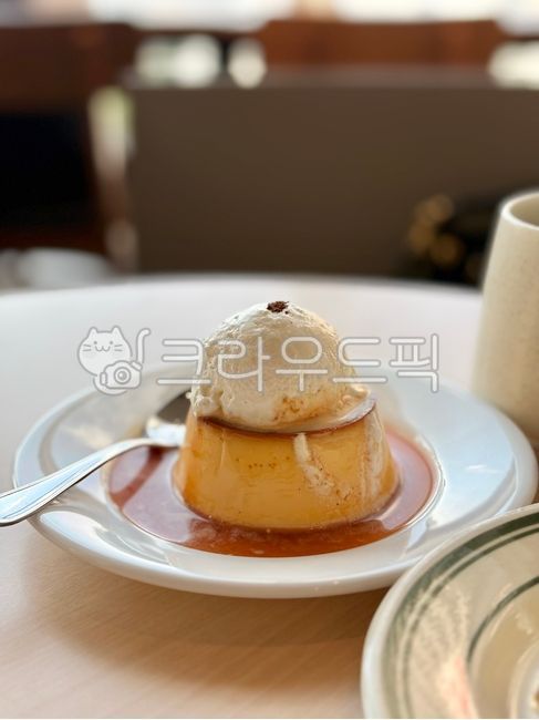 푸딩,일본,일본식푸딩,디저트,개인카페,후식,간식,음식,부드러운,커스터드푸딩,밀크푸딩,캬라멜푸딩,홈카페,일본감성,카페
