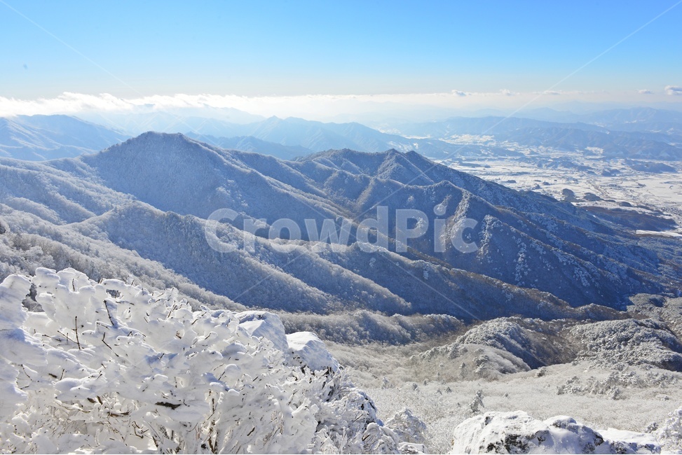 무주,덕유산,덕유산설경,겨울,계절,설경,중봉,설국,겨울산,눈꽃,상고대,nature,자연,mountain,산,outdoors,옥외,slope,경사,mountainrange,산맥,scenery,풍경,ice,빙,향적봉
