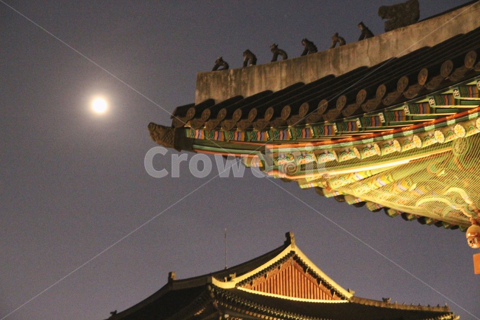 palace,sky,historical,Attractions,seoul,Gyeongbokgung,moon,korea,traditional,Hanok,gyeongbokgungpalace,touristattraction,tiled house