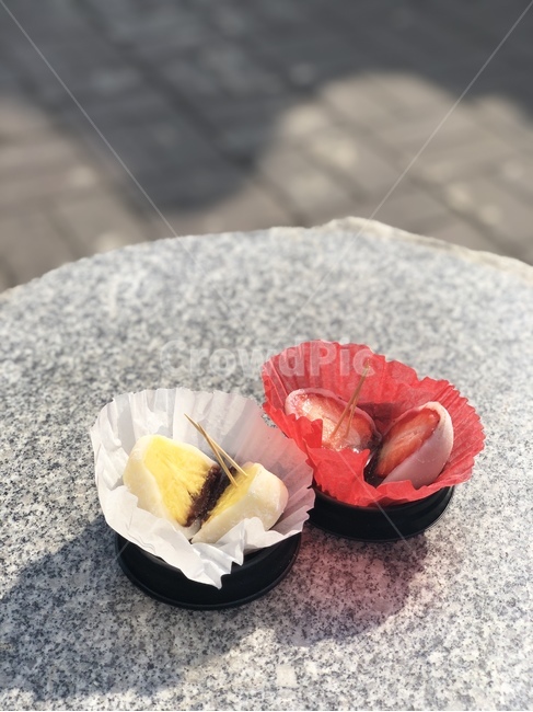 딸기,파인애플,떡,딸기모찌,디저트,과일,음식