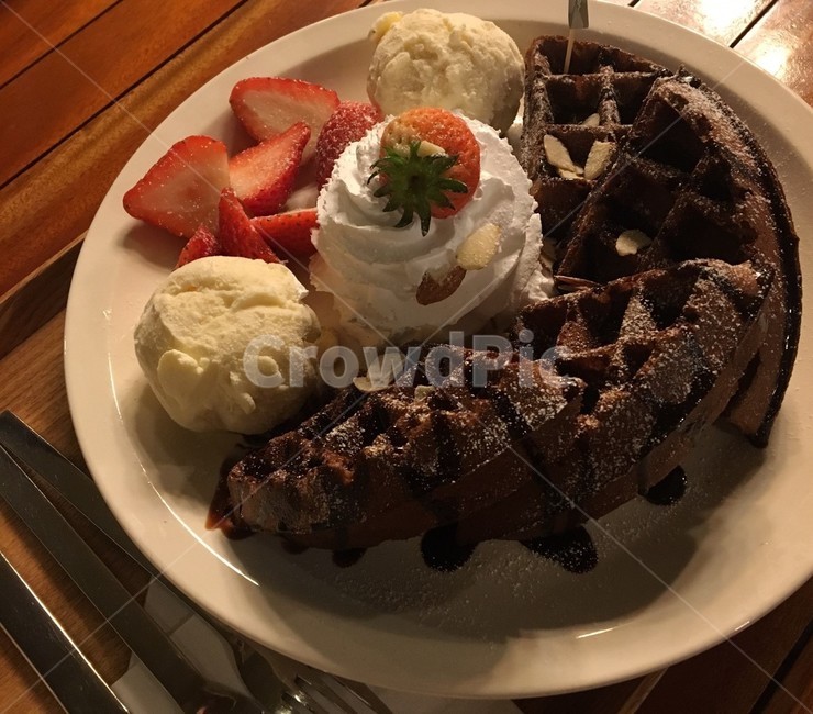food,와플,dessert,디저트,waffle,초코와플,음식,cream,크림,디저트,간식,후식,dessert,snack