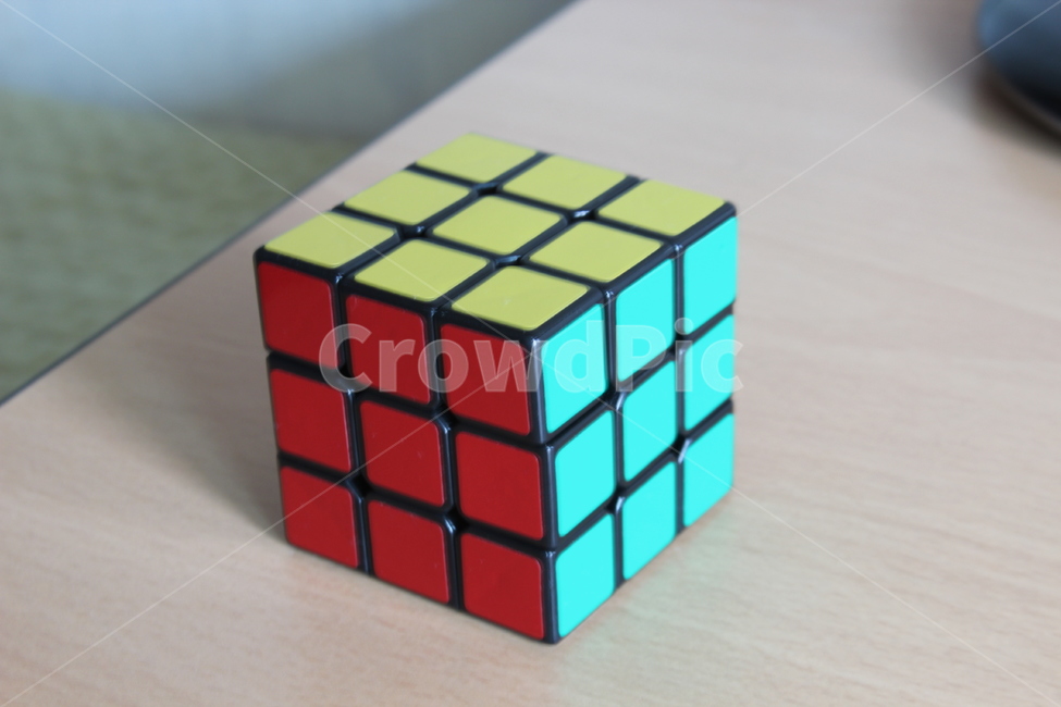 큐브,cube,정육면체,3x3x3,퍼즐,두뇌게임,두뇌발달,빨간색,초록색,노랑색,주황색,하얀색,사물,물건,오브젝트,thing,object,matter