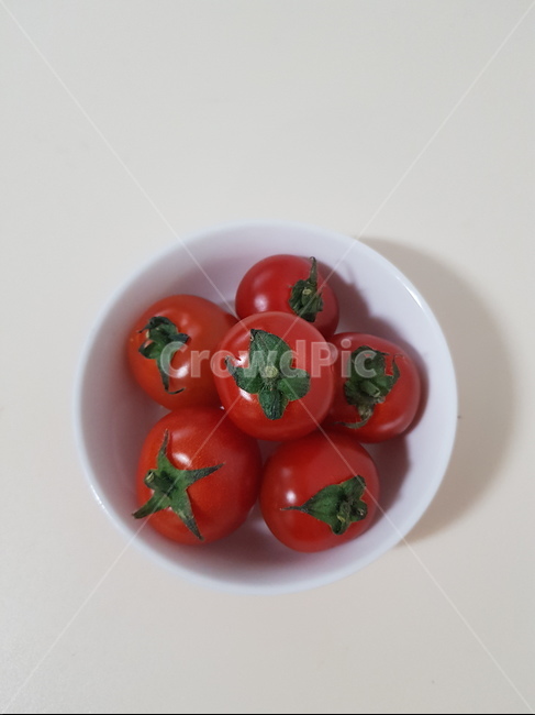 체리토마토,방울토마토,그릇,채식,채식주의자,건강,헬스웨어,헬스케어,healthware,health care,음식,식재료,요리,food,cook,meal,dishes,food reserves,채소,야채,vegetables