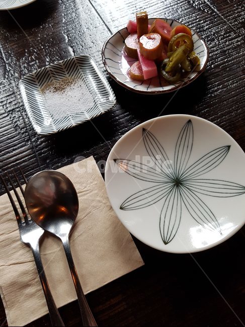 dish,요리,meal,식사,세팅,테이블,접시