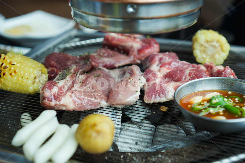 육류,고기,불판,음식,생고기,음식,식재료,요리,food,cook,meal,dishes,food reserves,육류,고기,meat,한식,한국음식,한국요리,korean food,korean dishes,korean meal,korean cook