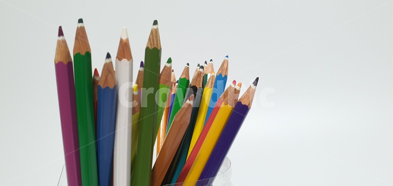 색연필,연필,컬러,색상,화려,나무,색칠,education,pencil,art,wood,color,colorful,school,isolated,equipment,white,drawing,design,draw,green,paint,object,wooden,blue,colour,rainbow,sharp,office,red,yellow,orange,spectrum,학용품,문구류,사무용품,school supplies,stationery,office supplies