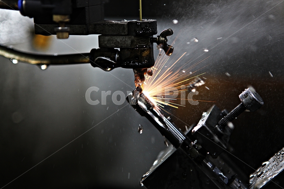 방전,불꽃,절단,산업,기계,물분사,전기,산업,industry,industrial,제조업,manufacturing business,manufacturing industry