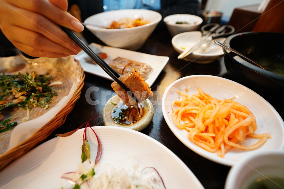 간식,안주,전병,메밀,음식,한식,먹거리,젓가락,음식,식재료,요리,food,cook,meal,dishes,food reserves,한식,한국음식,한국요리,korean food,korean dishes,korean meal,korean cook
