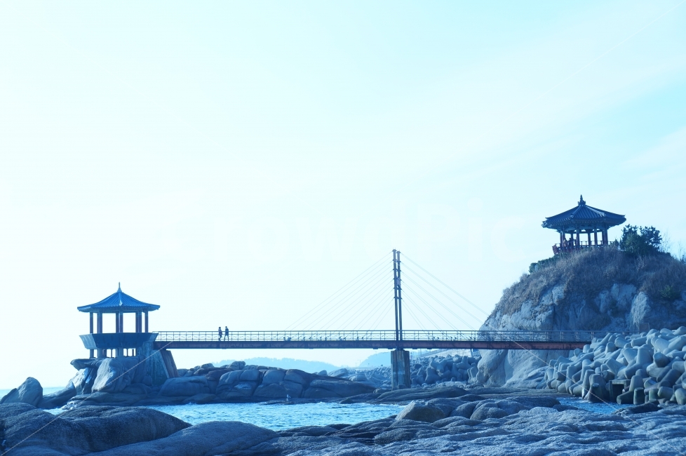 바다,팔각정,동해,속초,견고,자연,풍경,nature,landscape,한국전통,한국문화,korean traditional,korean culture,road,도로,building,건물,bridge,다리