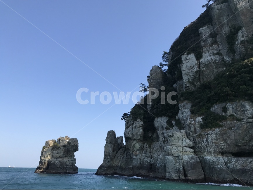 바다,섬,풍경,자연,봄,자연,풍경,nature,landscape,한국자연풍경,한국자연경관,korea nature landscape,cliff,낭떠러지,outdoors,옥외,sea,water,물,ocean,대양,shoreline,해안선
