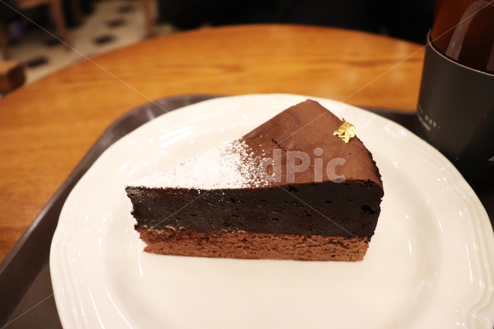 금가루,카페,food,식품,초코케이크,choco,chocolate,조각케이크,초콜릿,케잌,초콜릿케이크,음식,dishes,meal,cook,reserves,초코조각케이크,cake,초코크림,파우더가루,파우더,부드러운,초코,플레이팅디저트,빵,달달한,달콤한,디저트,케이크,후식,dessert,snack,간식,초코디저트,bread,예쁜조각케이크,초콜렛,음식,식재료,요리,food,cook,meal,dishes,food reserves,디저트,간식,후식,dessert,snack