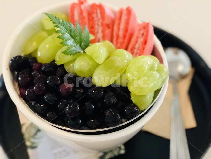 빙수,과일빙수,디저트,과일,dessert,카페,후식,달콤한,상큼한,청포도,블루베리,마카롱,fruit,summer,여름,연유,음식,식재료,요리,food,cook,meal,dishes,food reserves,디저트,간식,후식,dessert,snack