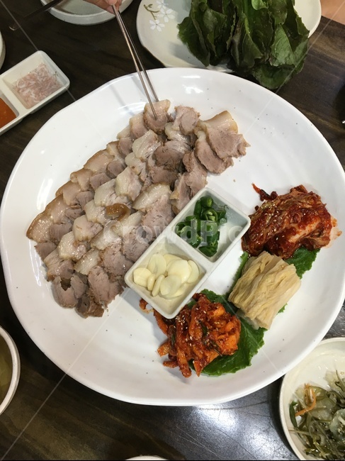 음식,보쌈,고기,김치,마늘,고추