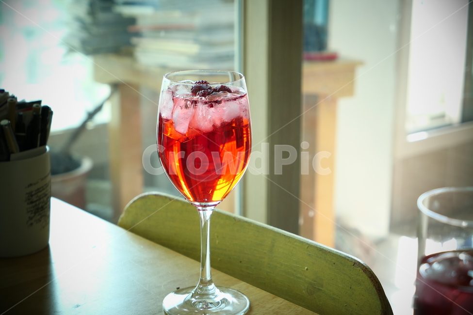 티타임,홍차,녹차,우롱차,티칵테일,tea,칵테일,cocktail,찻잔,엔틱,antique,음료수,drink,beverage