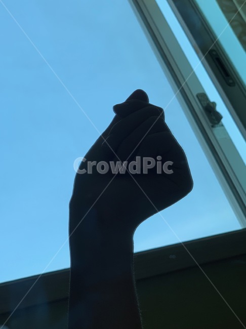 인물,사람,모델,손,손가락,finger,hand,human,person,female,woman,male,man,model,감성,감성사진,mood,phothgragh,창문,window,실내,inside,blue