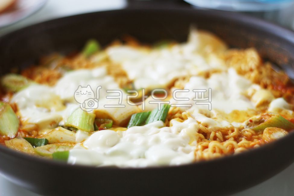 라볶이,떡볶이,치즈라볶이,치즈떡볶이,치즈라면,라면,치즈떡라면,떡요리,치즈볶이,매운음식,치즈요리,간식,분식,음식,요리,food,cook,meal,한끼,식사