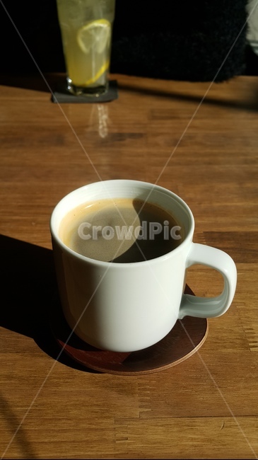 커피컵,컵,drink,coffeecup,beverage,마실것,오후,만남,마주보다