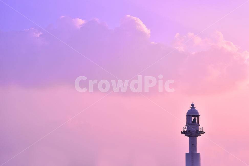 등대,풍경,길잡이,지킴이,시설물,lighthouse,구름,하늘,빛내림,블루톤,해안가,바닷가,항로표지,길안내,이정표,해,태양,석양,해질무렵,노을,황혼,building,건축물,architecture,tower,탑,등대,lighthouse