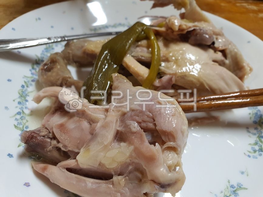 meal,food,dish,bowl,섹사,음식,접시,그릇,닭,닭다리,닭백숙