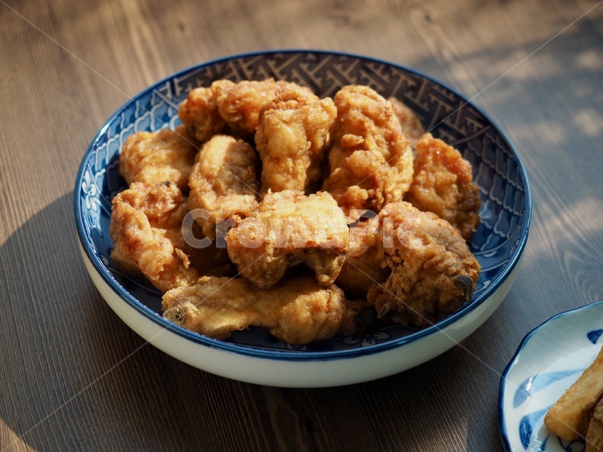 치킨,후라이드치킨,닭강정,튀긴음식,음식,배경,닭고기요리,요리,식사,간장치킨,chicken,friedchicken,chickengangjeong,friedfood,food,background,chickenmeat,cooking,meal,soychicken,음식,식재료,요리,food,cook,meal,dishes,food reserves,육류,고기,meat