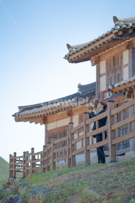 사원,정자,들판,건물,건축물,야외,옥외,맑음,풀,기와,인간,사람,자연,사진작가,가을,지붕,한국전통,한국문화,korean traditional,korean culture,사람,인물,인간,human,person,사진작가,포토그래퍼,photographer