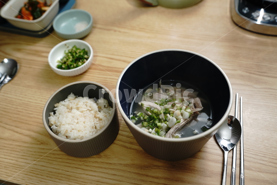 집밥,먹방,닭계장,닭고기,국물,국물요리,식사,음식,한식,닭,밥그릇,그릇,먹거리,푸드,국,음식,식재료,요리,food,cook,meal,dishes,food reserves,한식,한국음식,한국요리,korean food,korean dishes,korean meal,korean cook