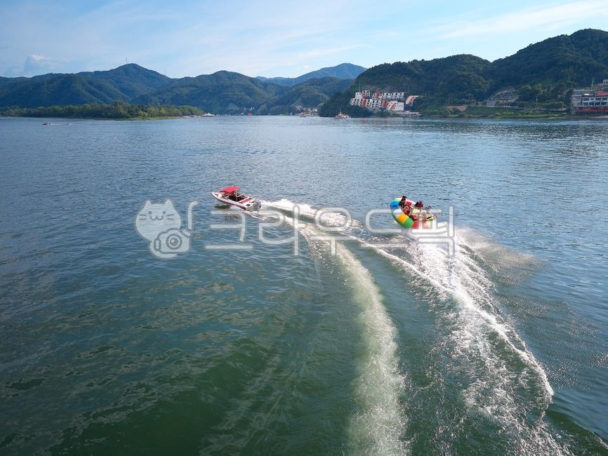 water sports,Gapyeonggun,surfing,sight,action,surf,spray,aerial photography,aerialdrone,recreation,Bukhan River,waterstorm,korea,person,water skiing,leisure activities,motorboat,work out,outdoor exercise,leisure sports,summerholiday,watersports,exercise,s