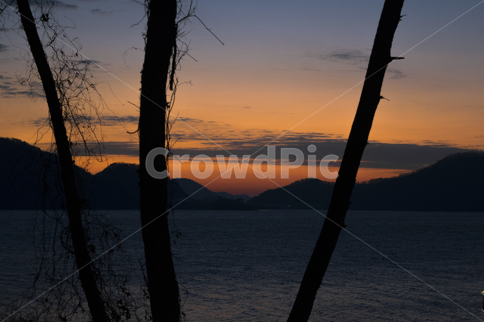일출,풍경,바다,sunup,sunrise,자연,풍경,nature,landscape,outdoors,옥외,dusk,황혼,sunset,일몰,sky,하늘,dawn,새벽,red sky,붉은 하늘,silhouette,실루엣