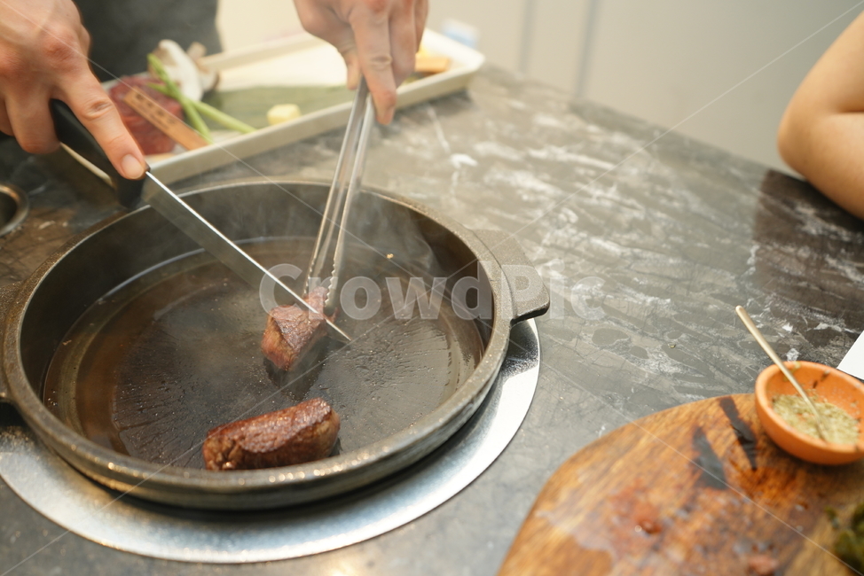 식사,먹거리,육식,육류,소고기,구이,안주,불판,음식,food
