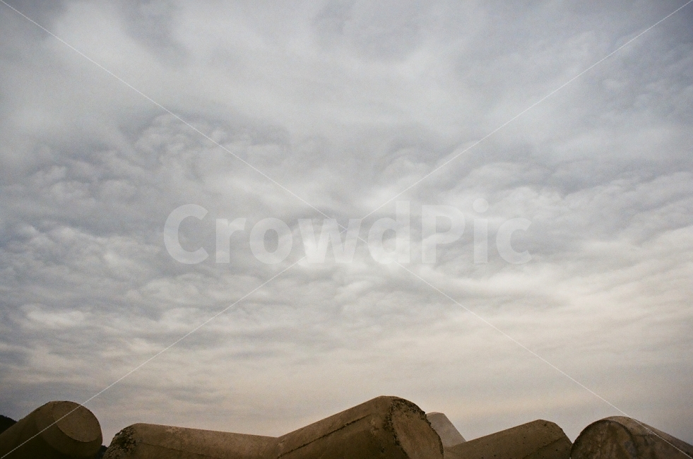 구름,먹구름,하늘,방파제,비구름,자연,풍경,nature,landscape,bunker,벙커,building,건물
