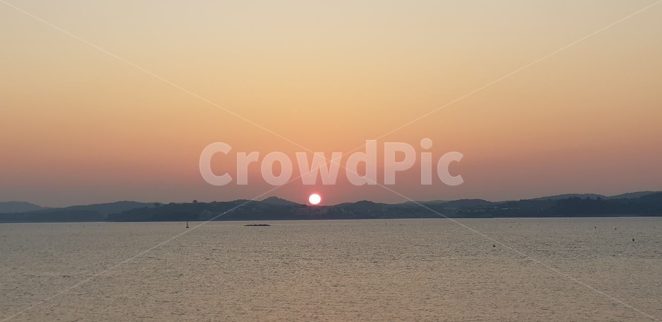 outdoors,옥외,바다,sea,sunlight,햇빛,nature,자연,flare,플레어,light,빛,노을,sunshine,sky,하늘,황혼,redsky,붉은하늘,dusk,일몰,sunset