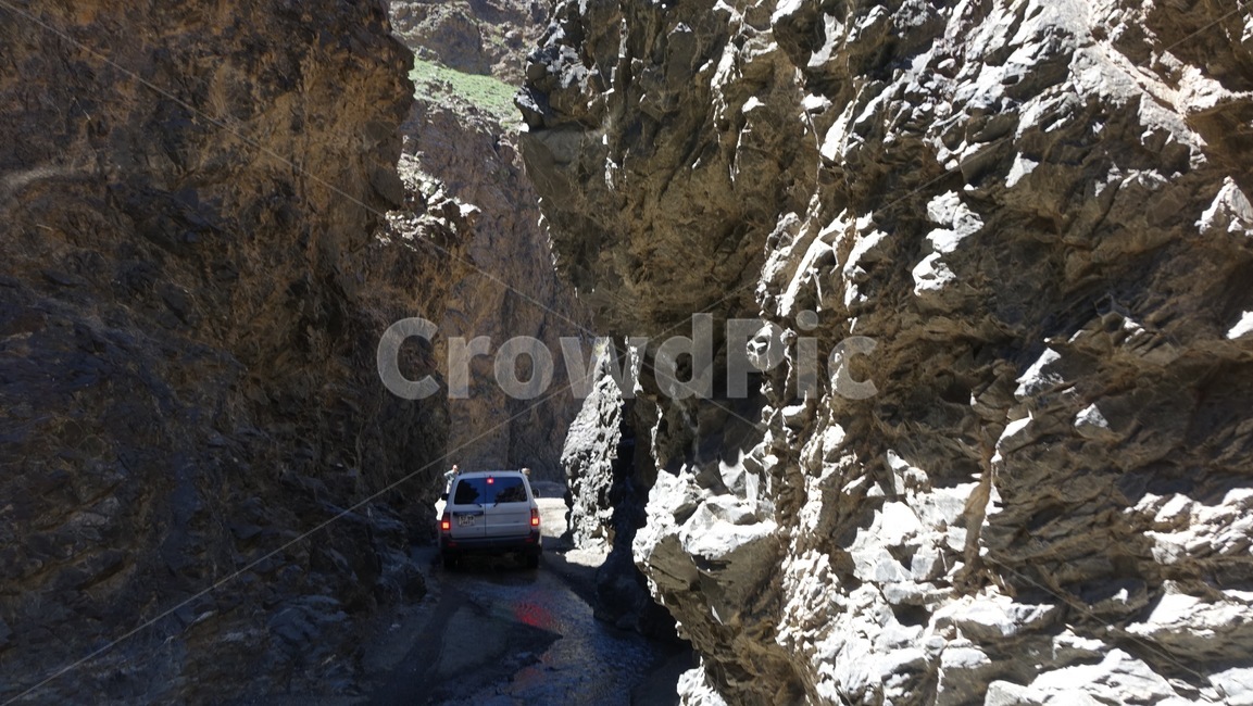 car,차,vehicle,차량,암석,계곡,valley,오프로드,offroad,outdoors