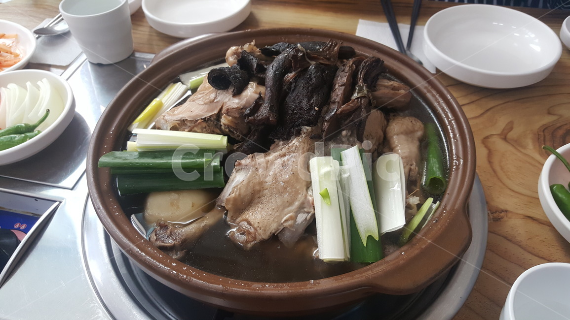 백숙,닭,음식,능이버섯,능이백숙,food,식품,meal,식사,dish,요리,음식,식재료,요리,food,cook,meal,dishes,food reserves,한식,한국음식,한국요리,korean food,korean dishes,korean meal,korean cook