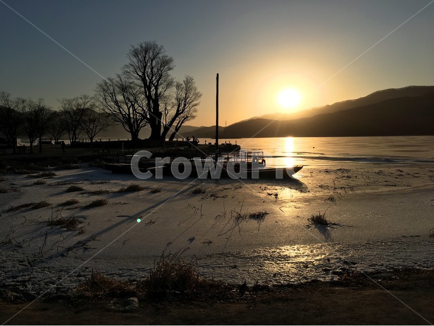일출,두물머리,새벽,양평,양수리,황포돛배,겨울,겨울,계절,winter,season,자연,풍경,nature,landscape,한국자연풍경,한국자연경관,korea nature landscape,한국전통,한국문화,korean traditional,korean culture,교통,교통수단,traffic,transportation,light,빛,flare,플레어